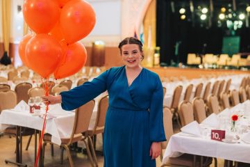 Emilia Kangaskolkka Demarinuorten vuosijuhlissa